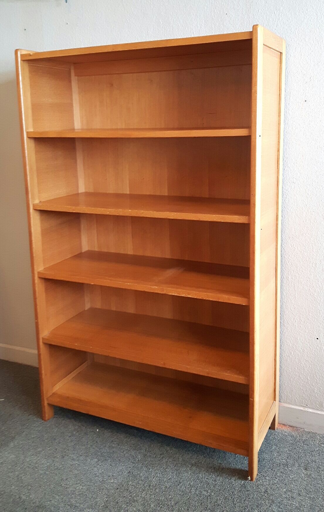 Bibliothèque des années 50
