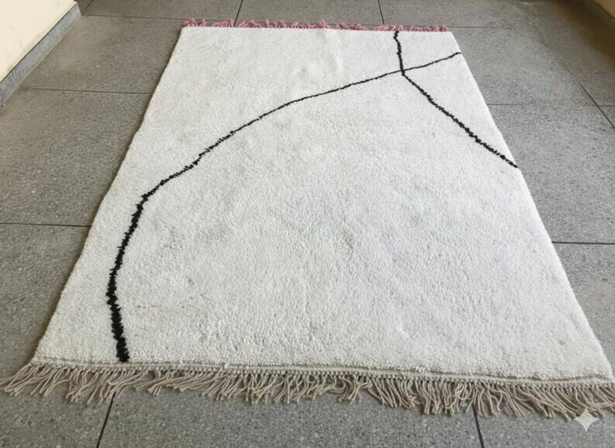 White Berber carpet decorated 200cmx250cm