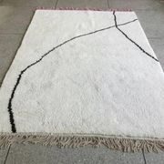 White Berber carpet decorated 200cmx250cm