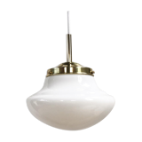 Opaline suspension
