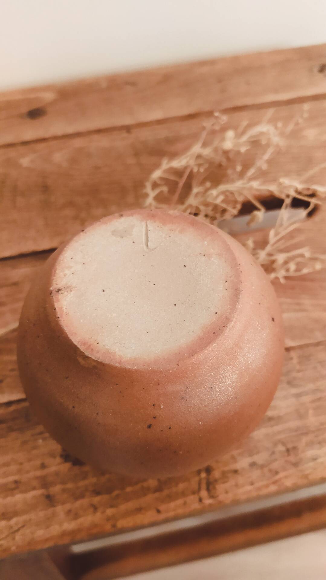 Vase pique fleurs en grès