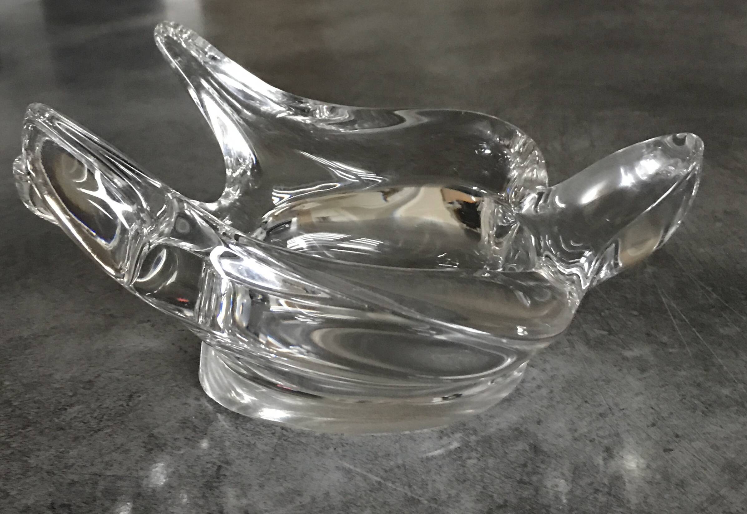 Bird-shaped paperweight, crystal swallow