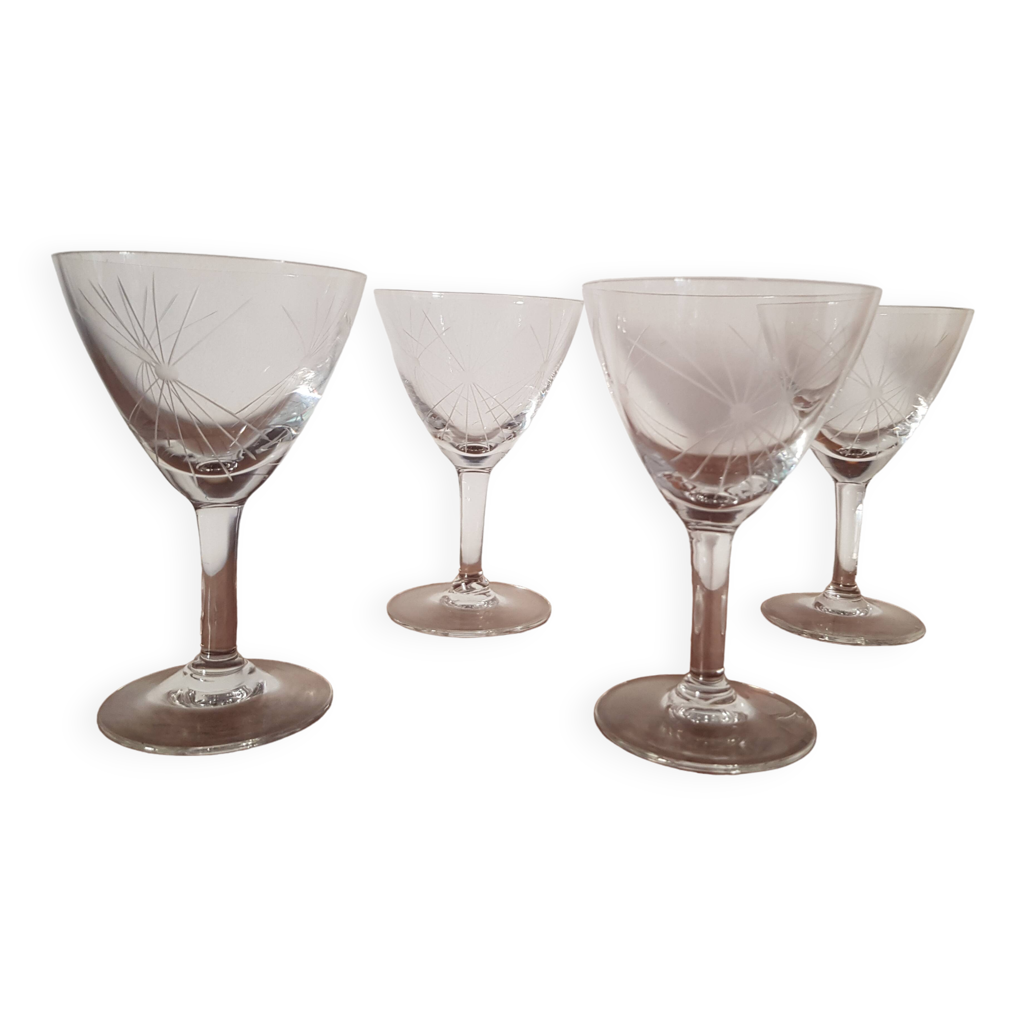Set of 4 star-engraved glasses from the 50s