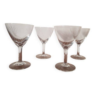Set of 4 star-engraved glasses from the 50s