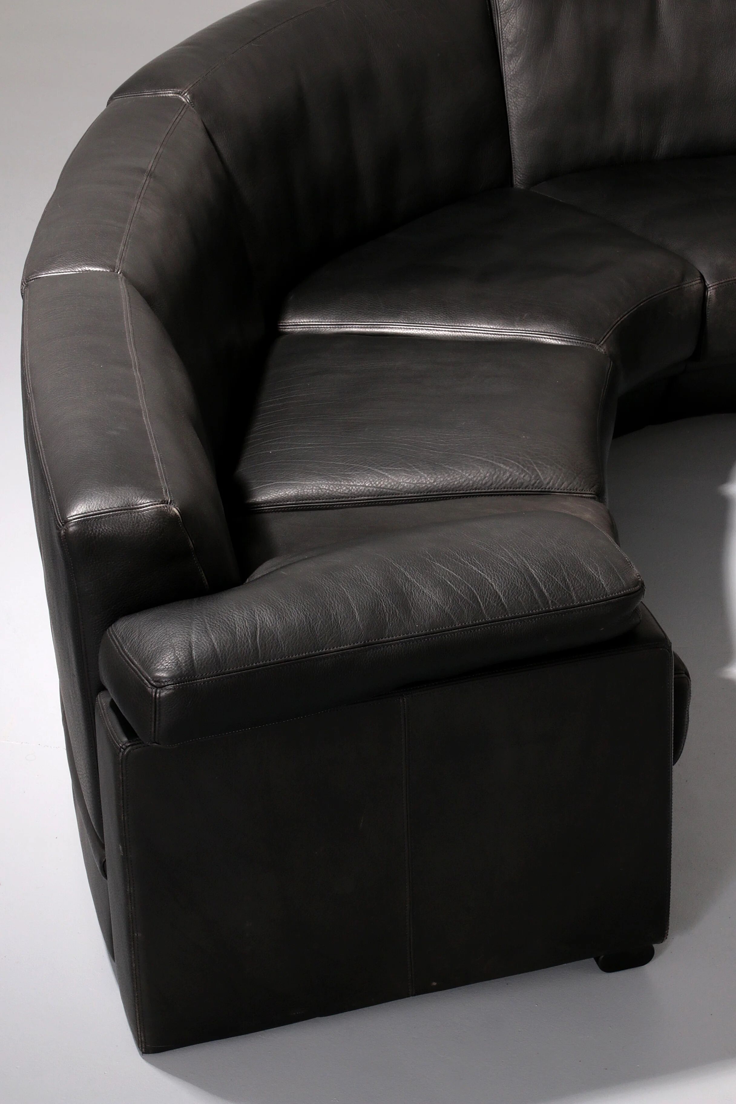 De Sede modular 7-piece mid-century leather sofa in black – Swiss icon