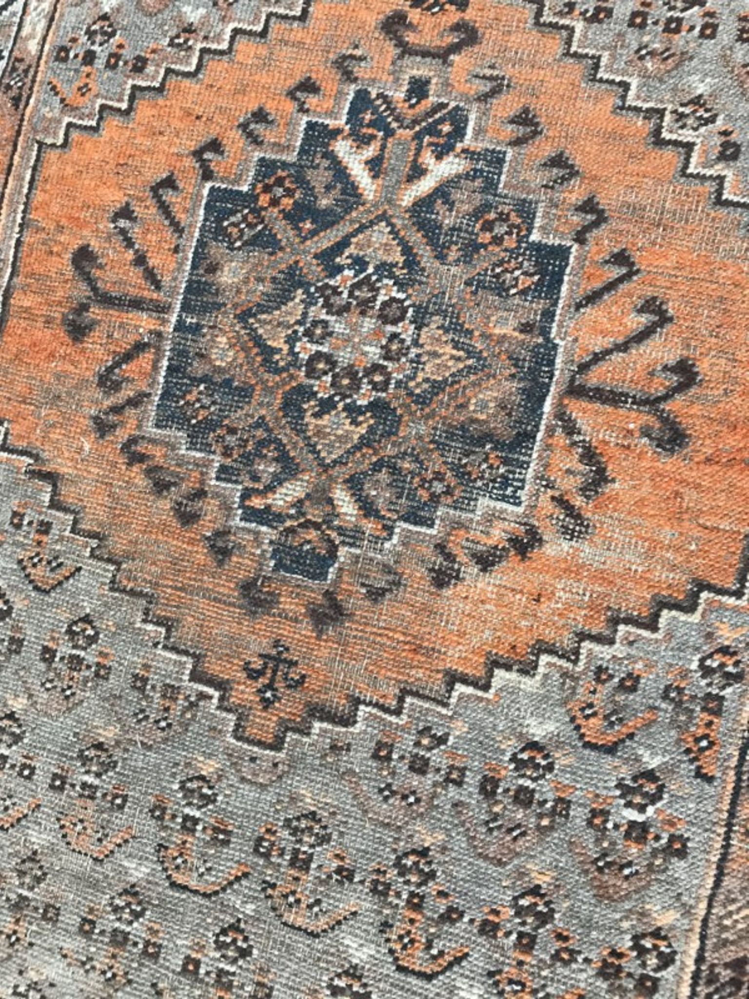 Former carpet persian north western done hand 100 x 162 cm
