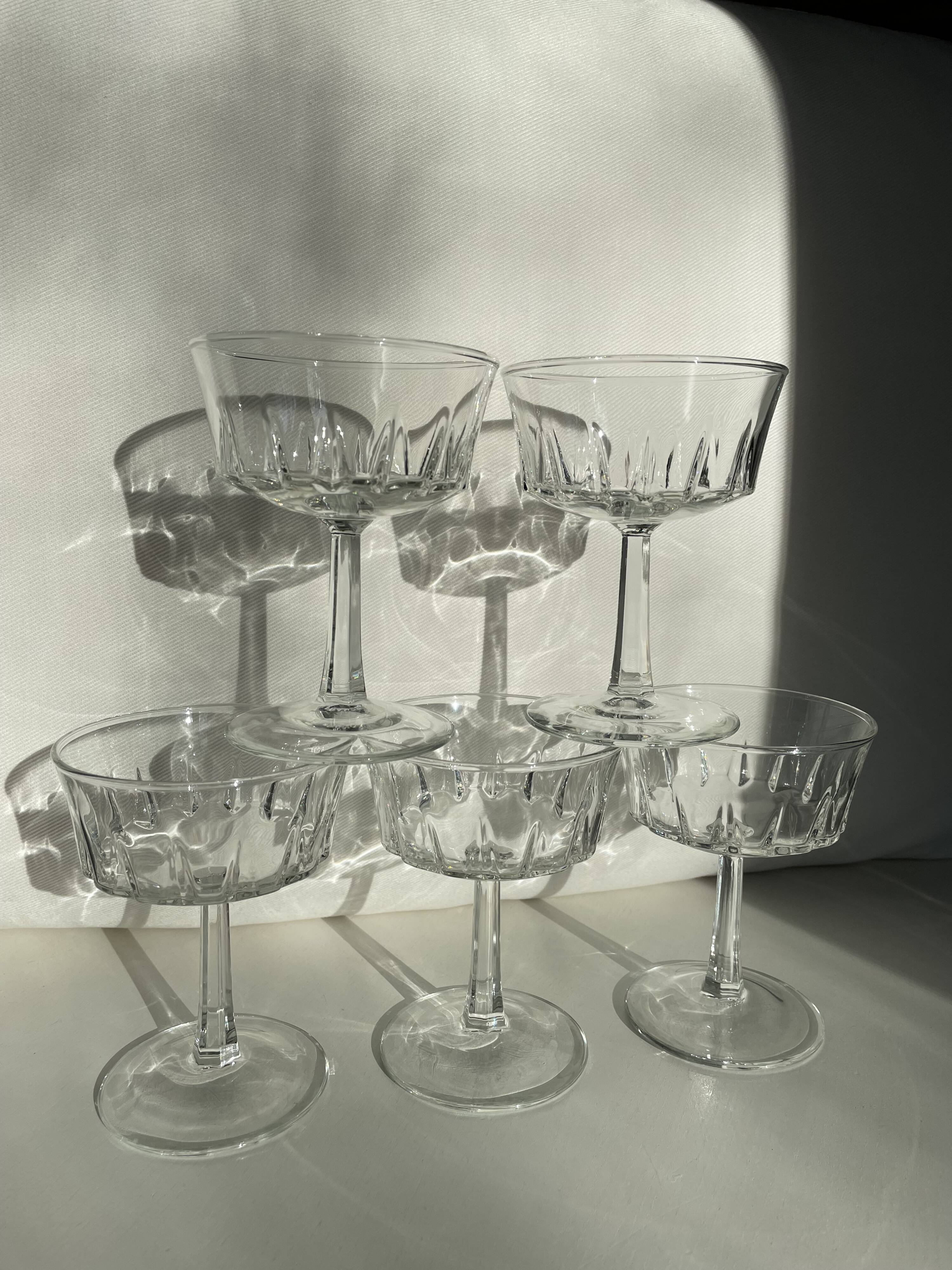 Ensemble de 5 verres coupés à champagne français Luminarc