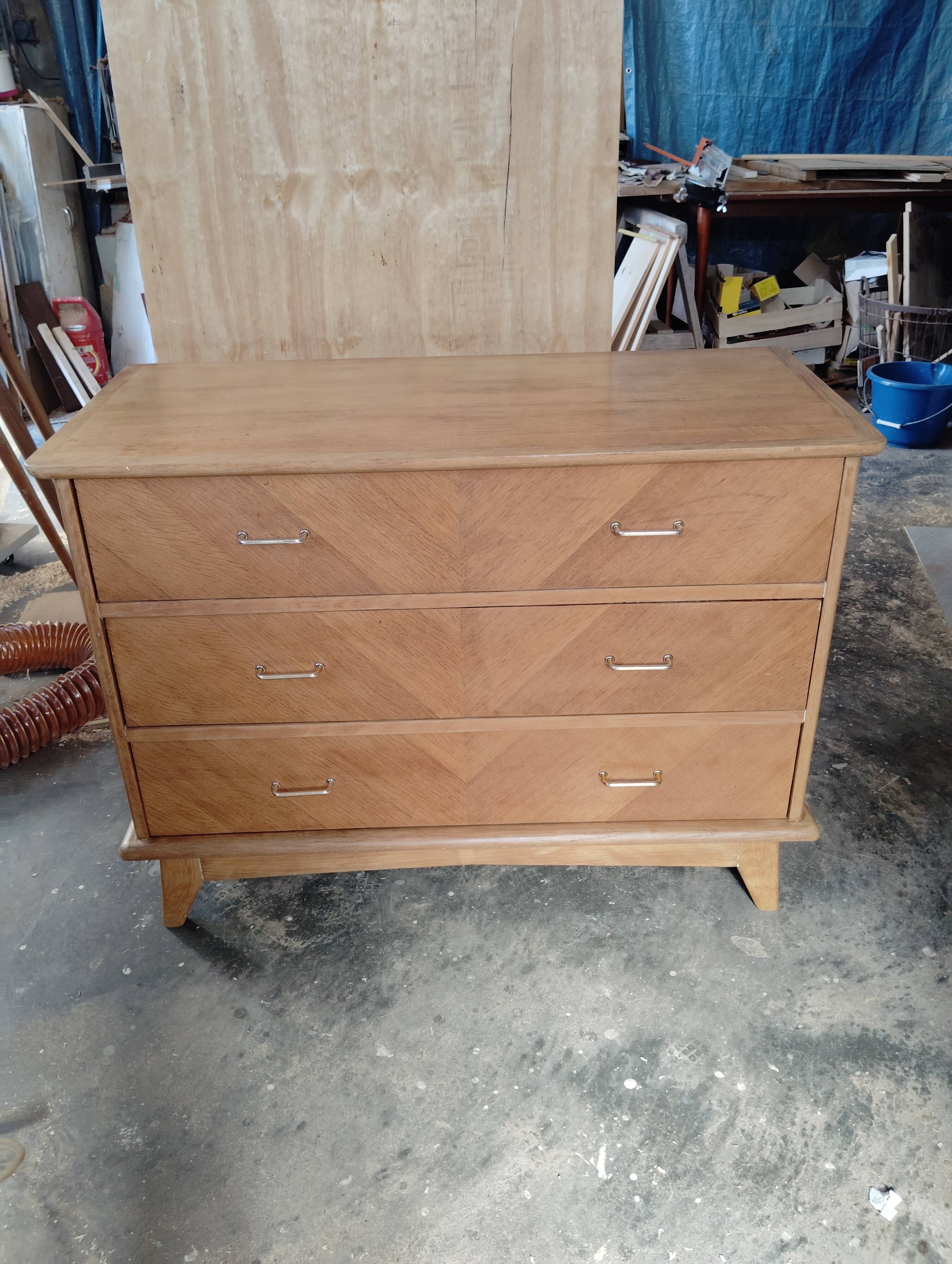 Commode pieds compas grande largeur