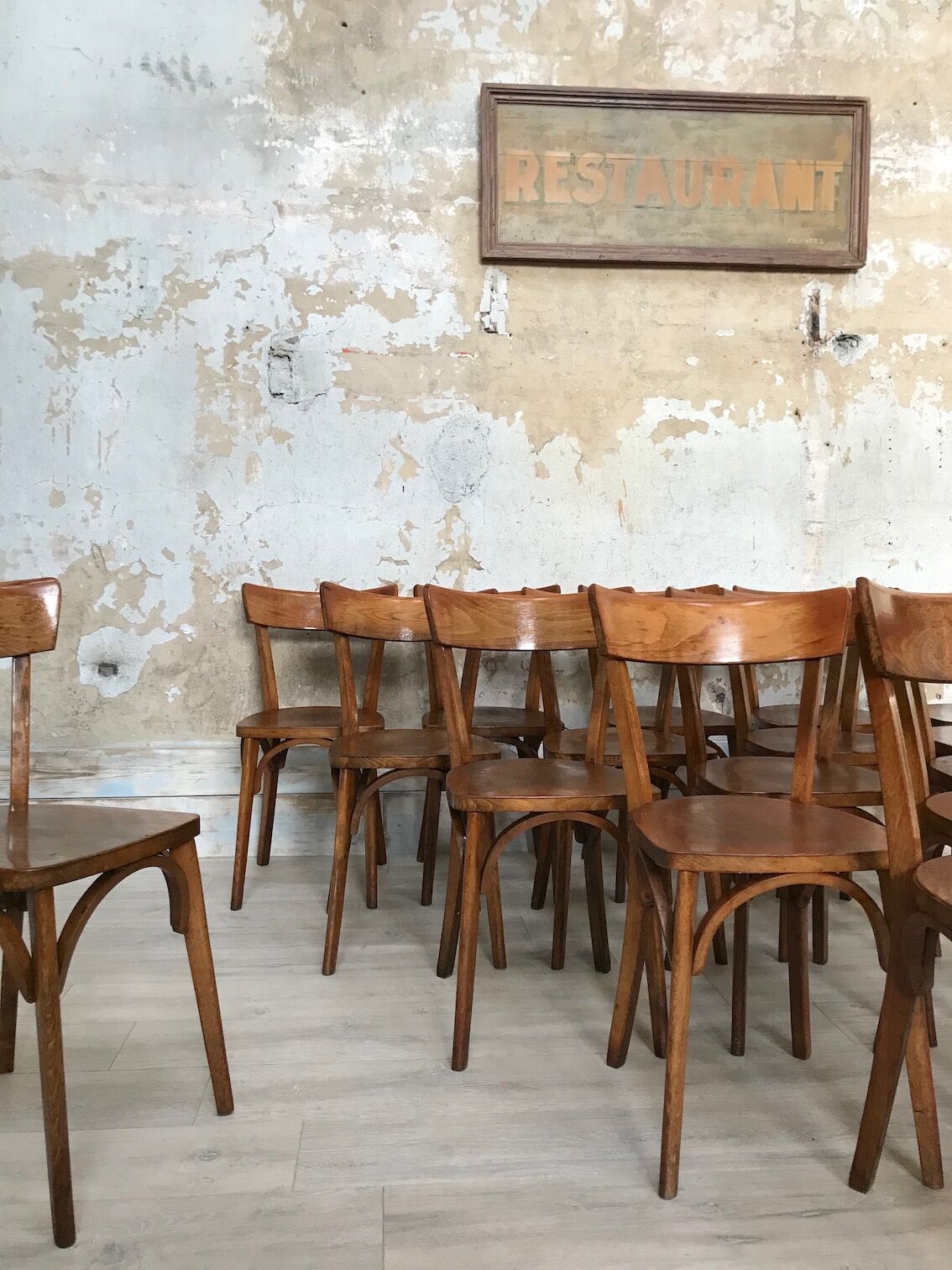 Lot of 16 bistro chairs