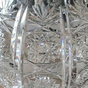 Vase shaped ball in carved Bohemian crystal. Star motifs, diamond braces, hardwoods. Diam 16 cm