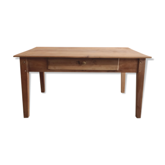 Coffee table in wooden bohemian spirit