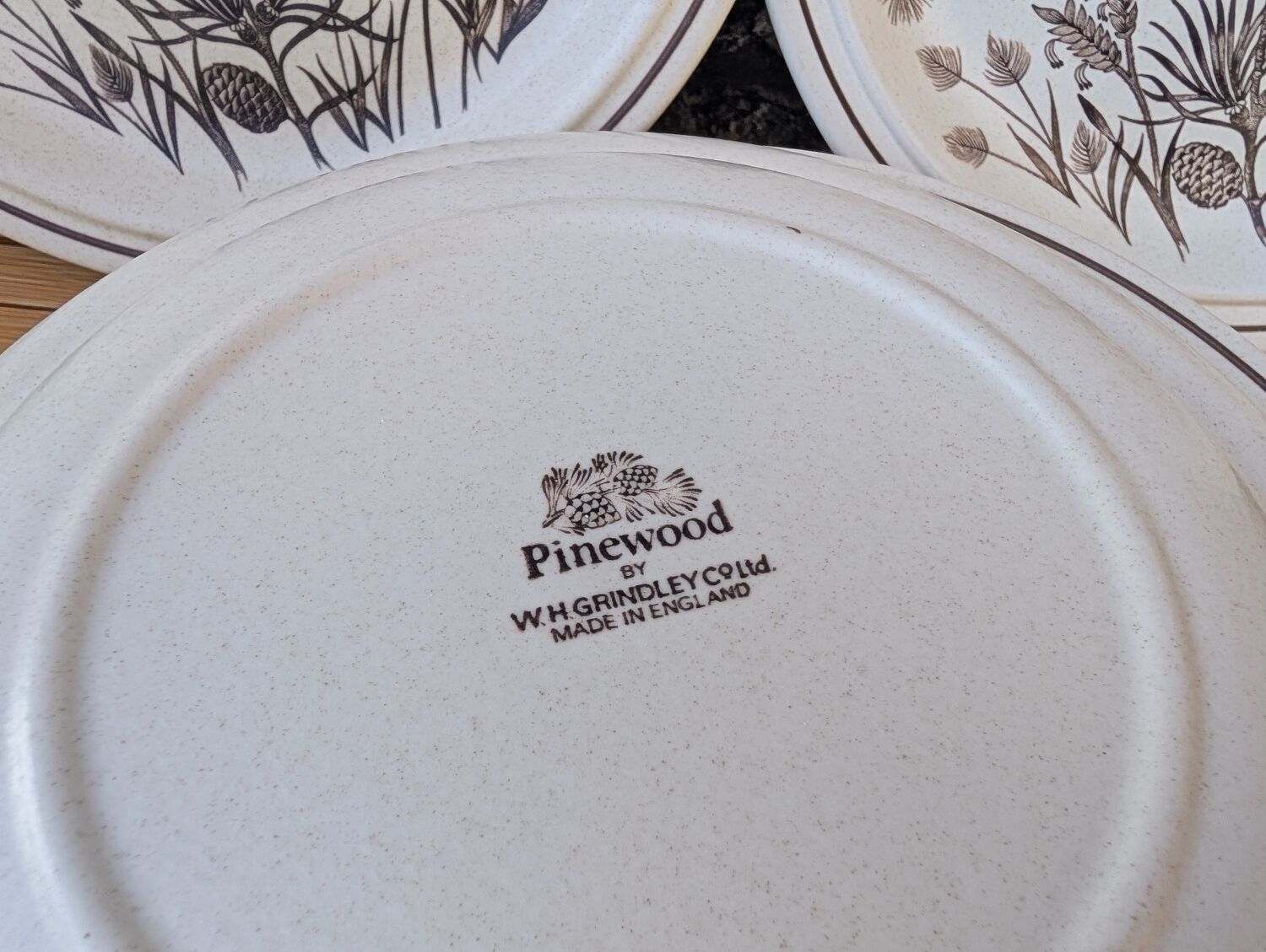 Assiettes Pinewood Grindley Angleterre années 70