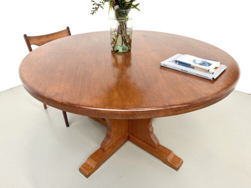 Brutalist round table in solid oak, 1960s.