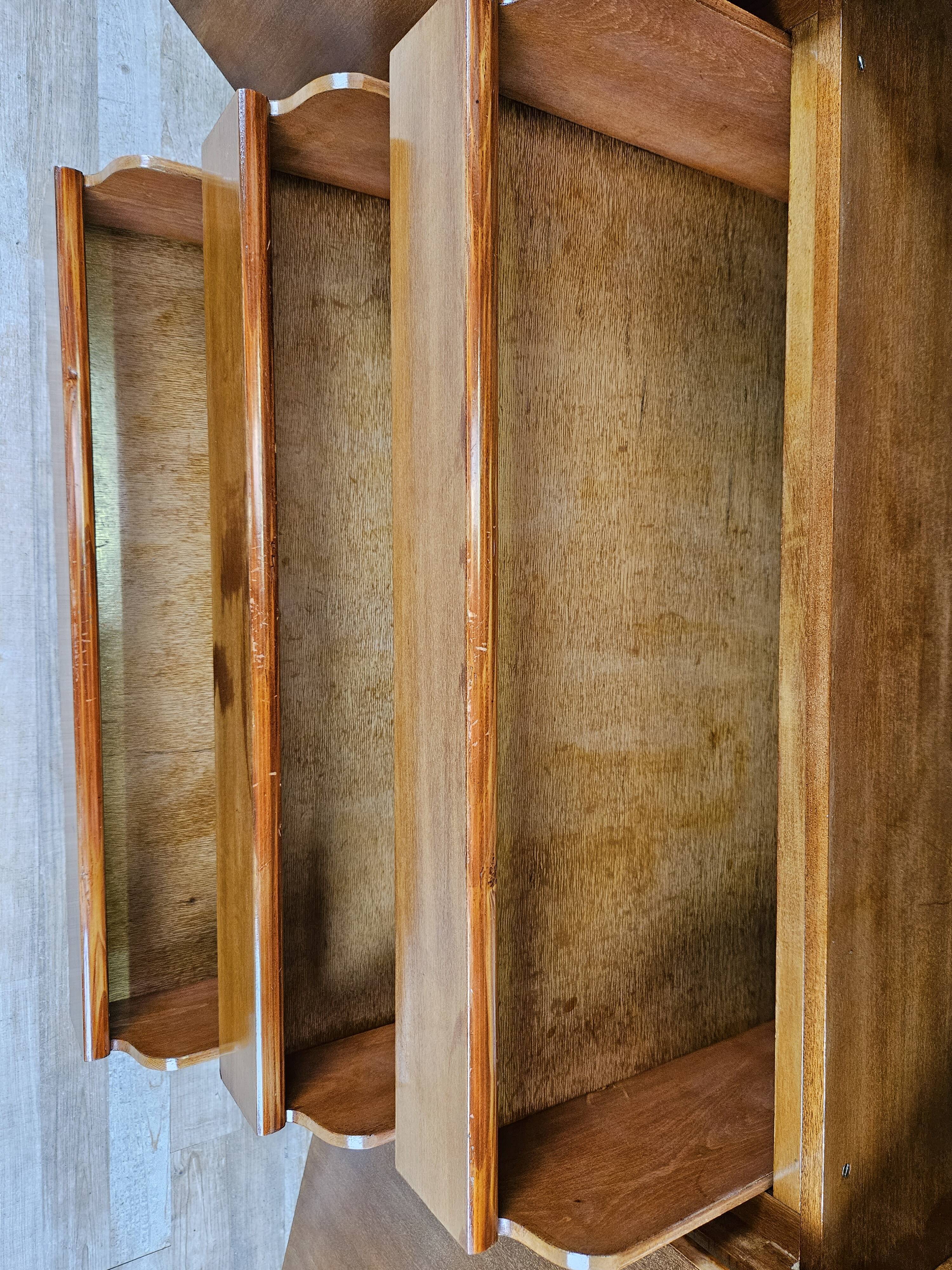 Art decò sideboard in thuja and walnut