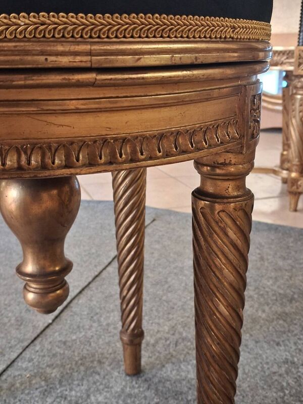Tabouret de piano en bois doré