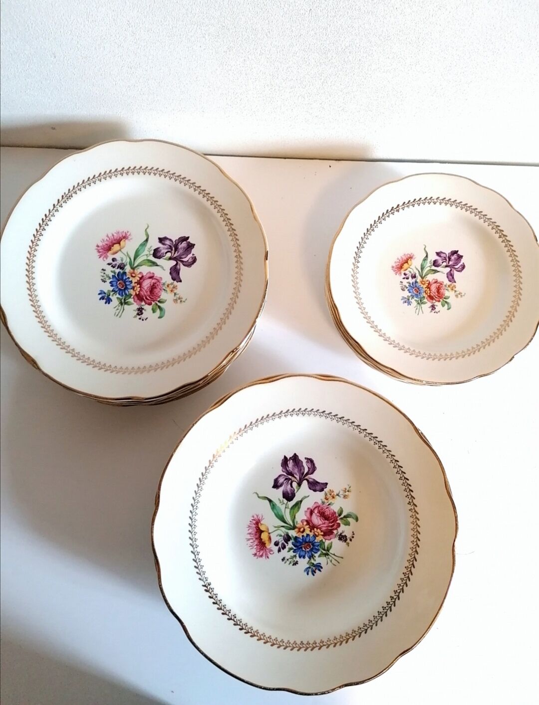 Gien Florence earthenware plate service / flowery crockery