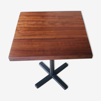 Table carré en bois