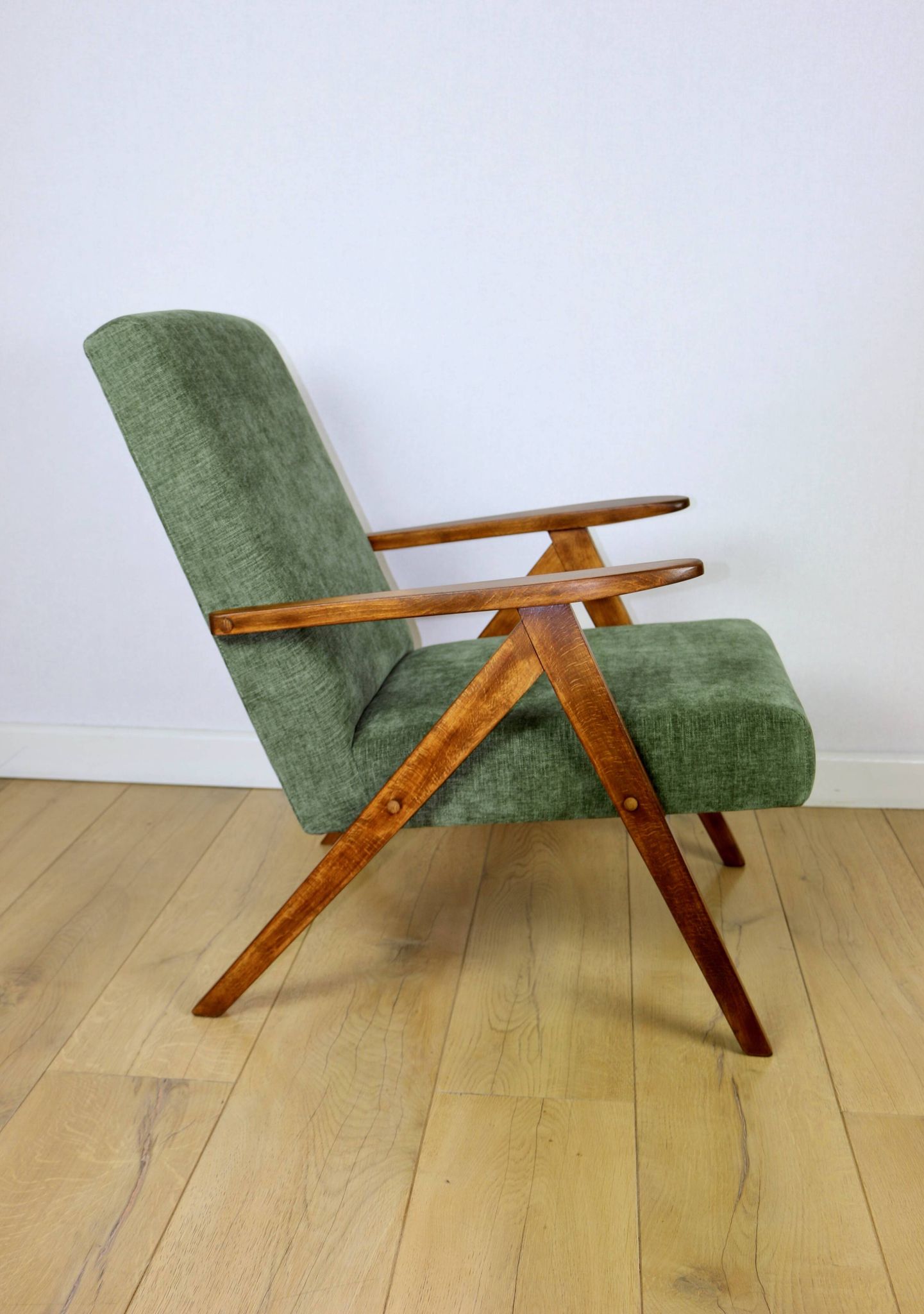 Fauteuil B-310 VAR vert olive structurel - 2 pièces disponibles
