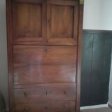 Guillotine secretary