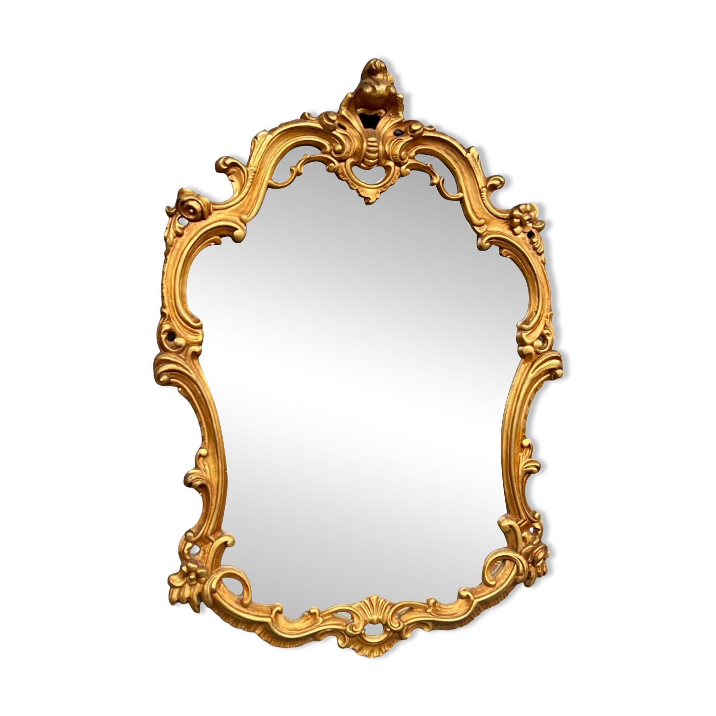 Golden mirror. Drink.