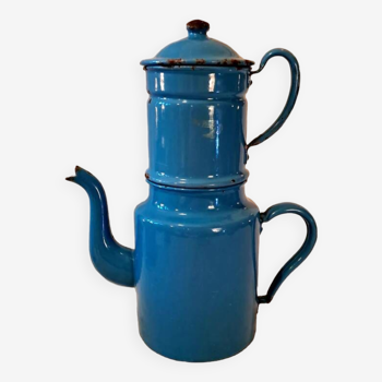 Cafetière bleue émaillée