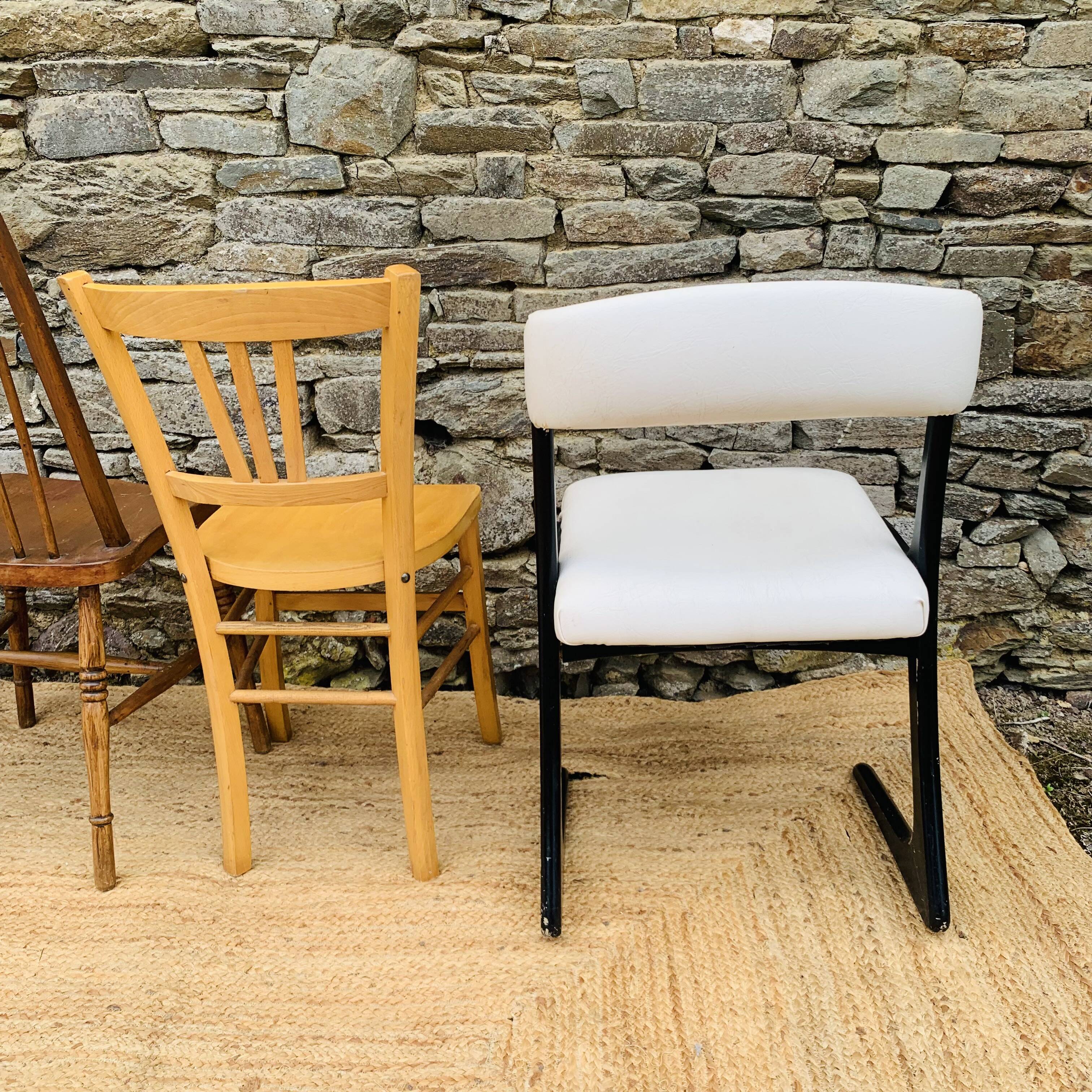 Ensemble de 4 chaises dépareillées