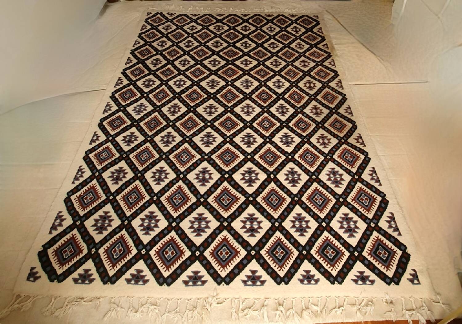 Tunisian hand-woven rug, pure wool, 295/202