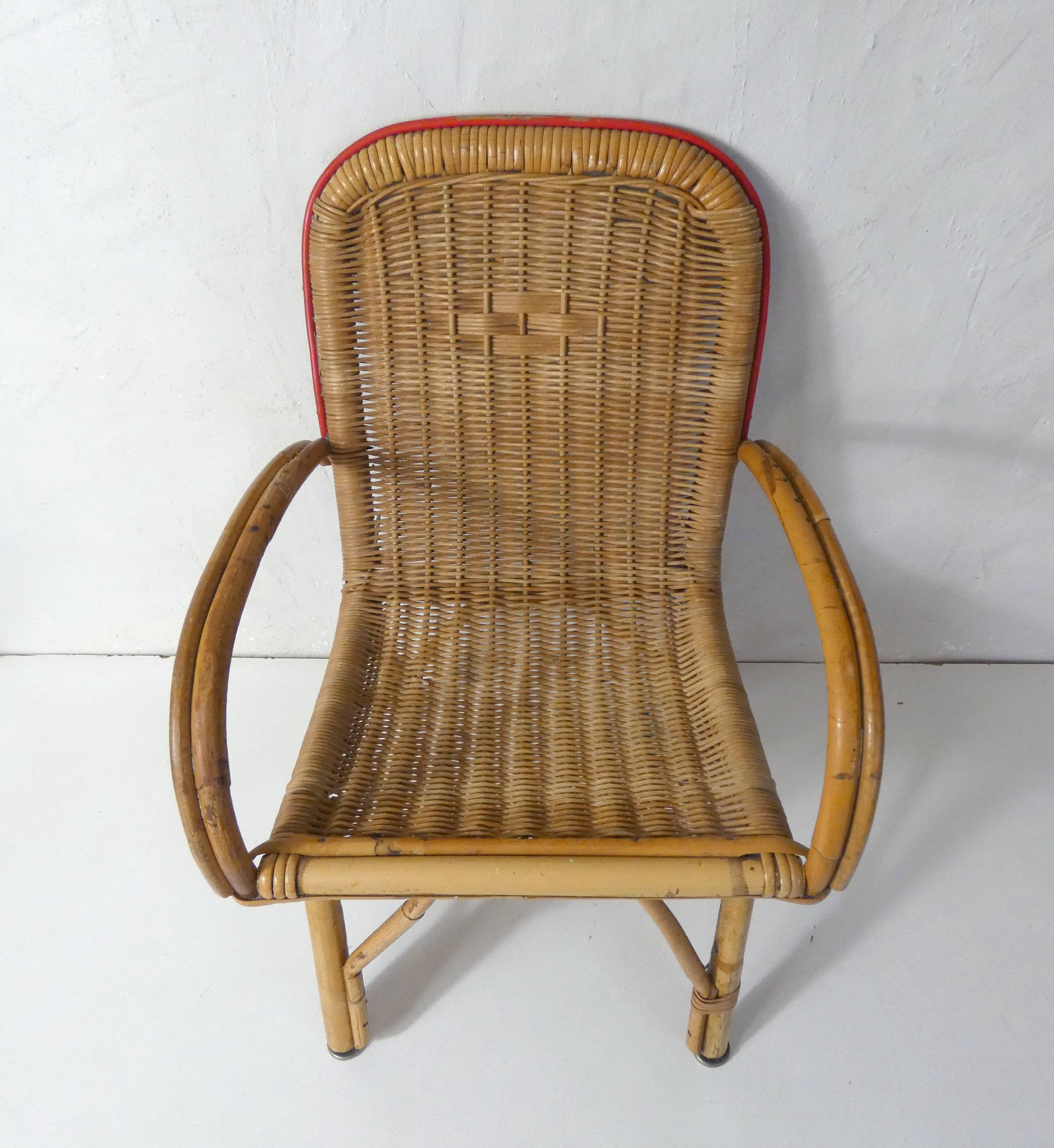 Fauteuil en rotin pour enfant