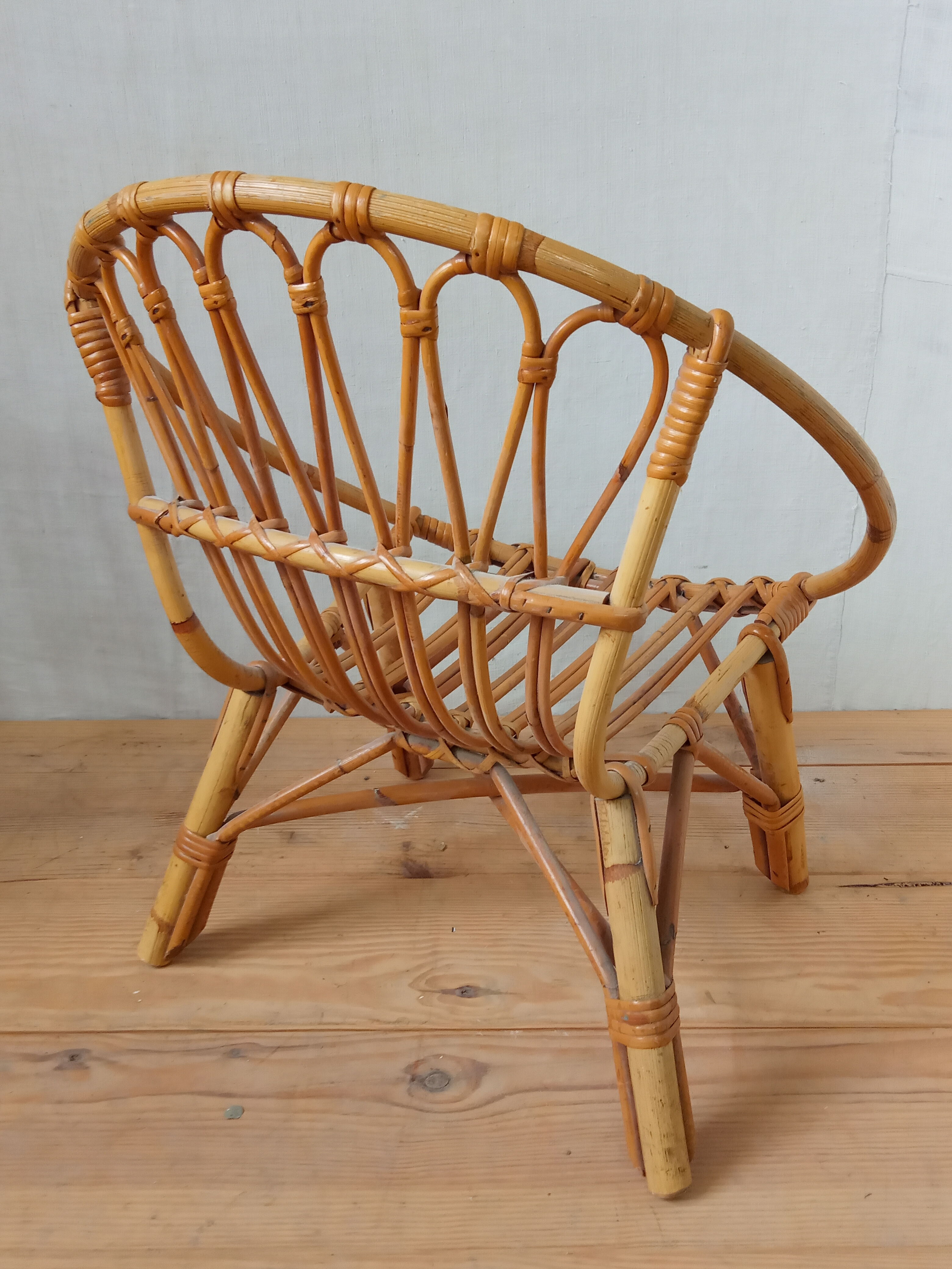 Fauteuil pour enfant en rotin