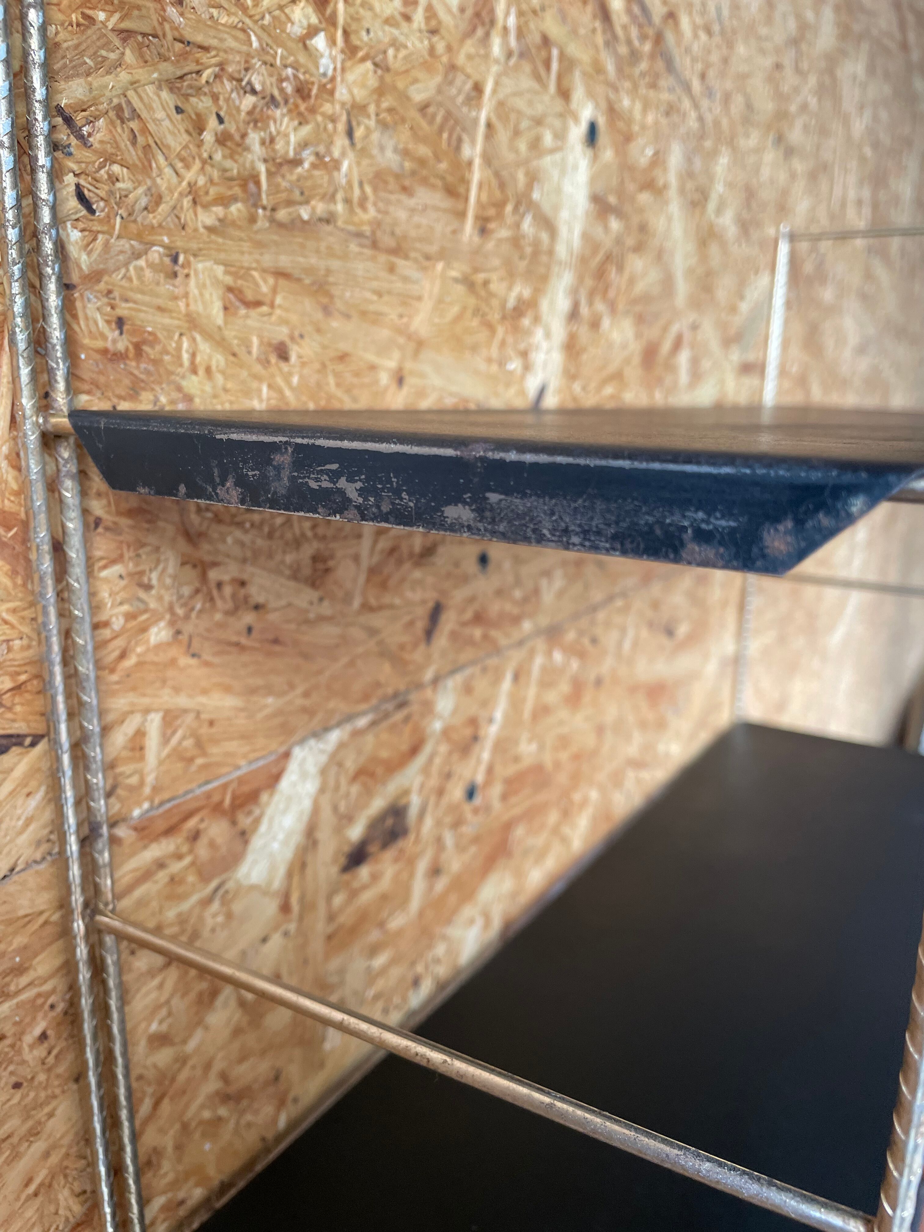 Wall shelf 60s tomado style