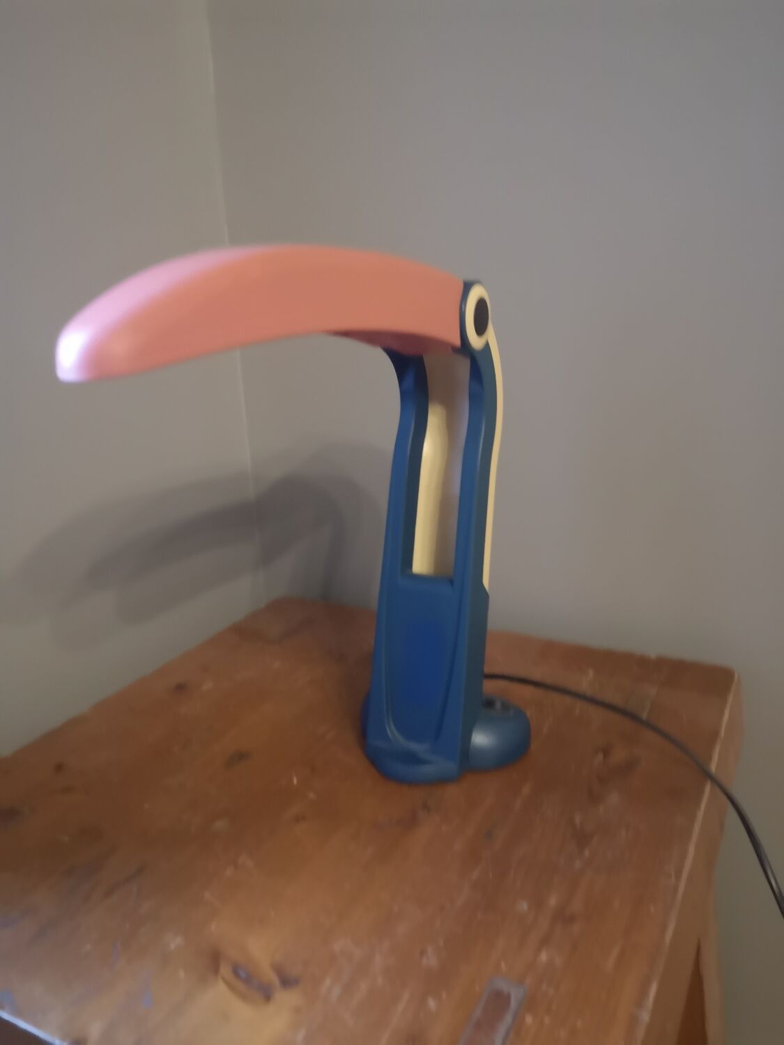 Vintage toucan lamp