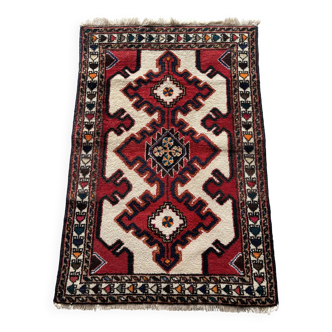 Small wool Hamadan rug
