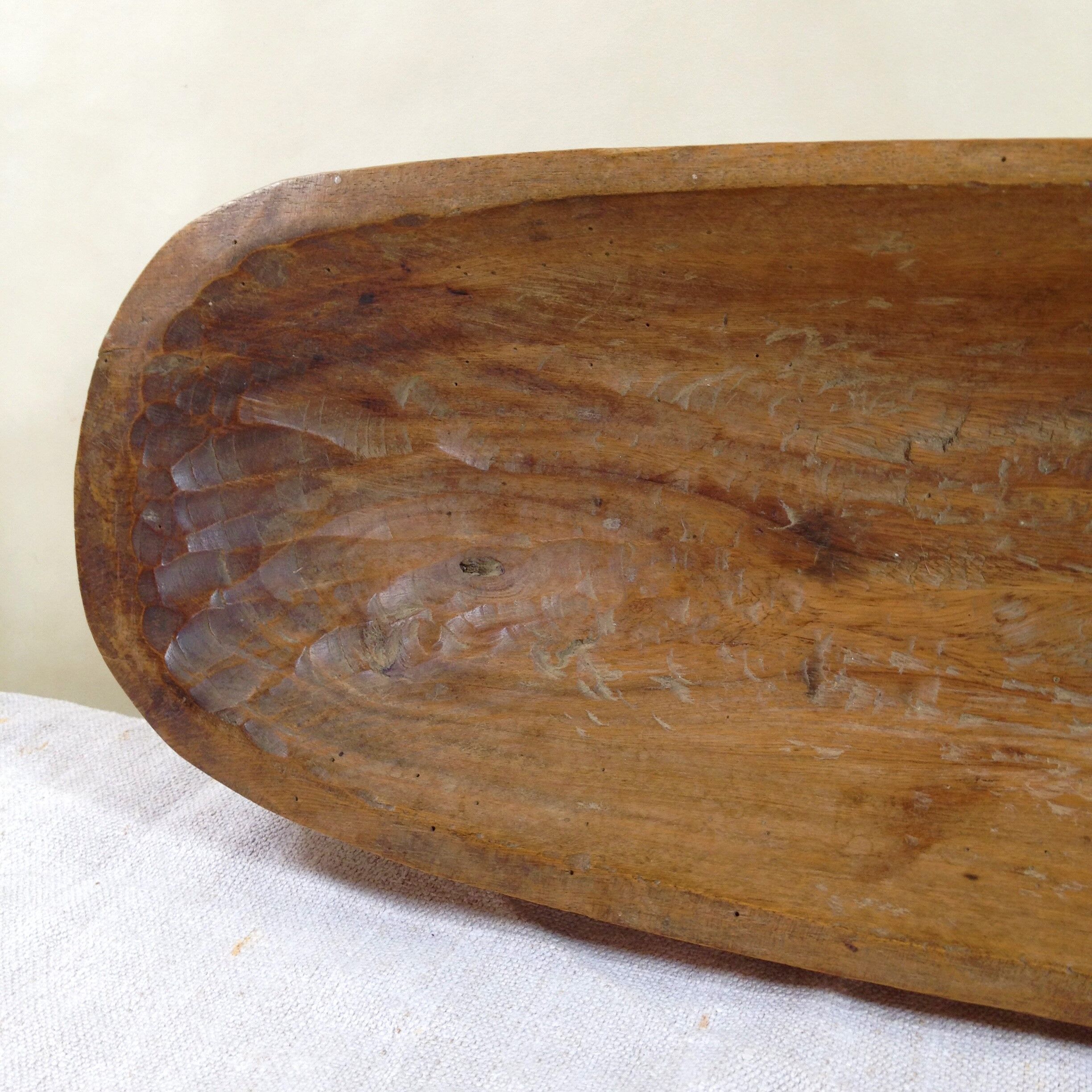 Plat en bois brut art populaire