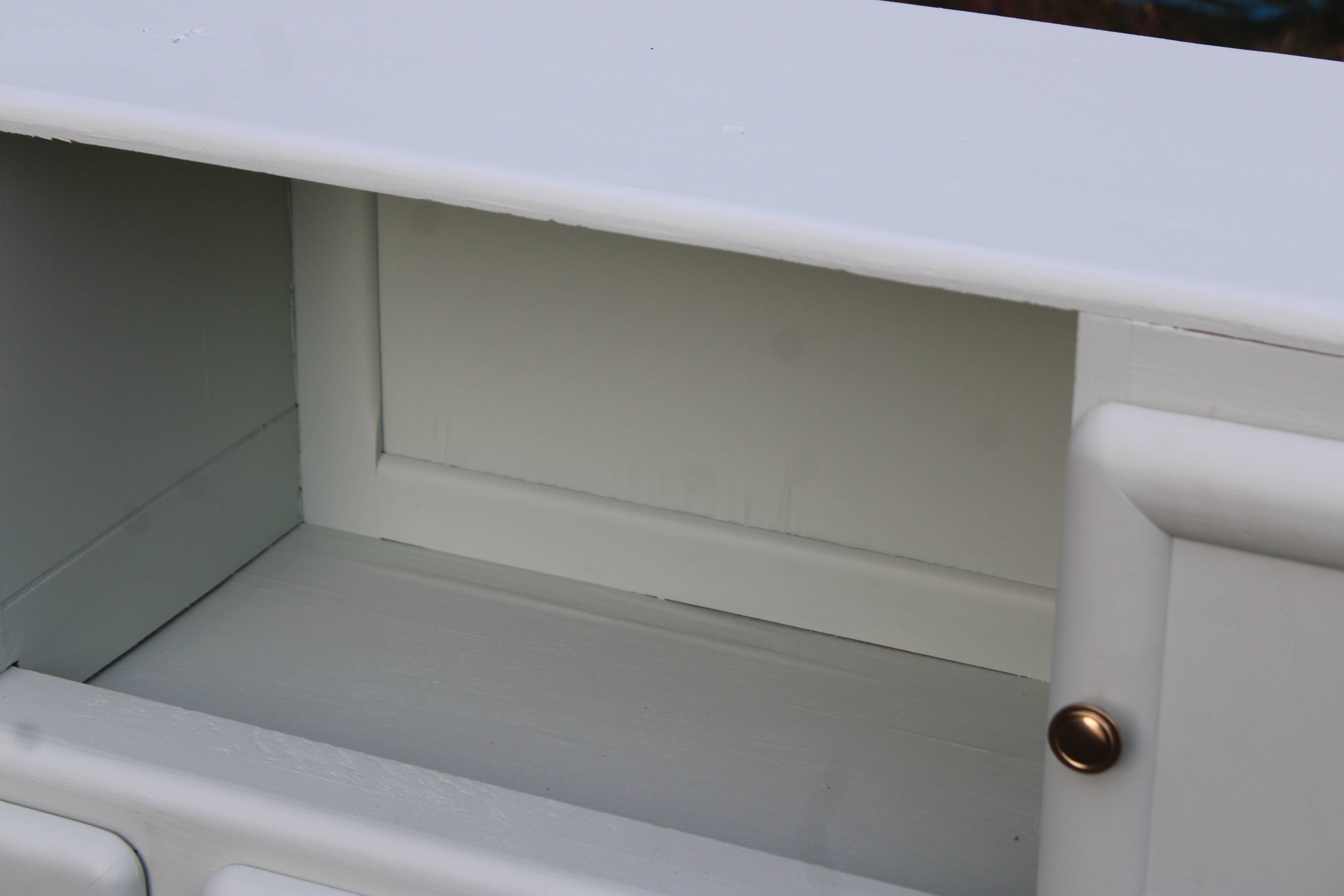 Renovated vintage buffet – Celadon Green Libéron