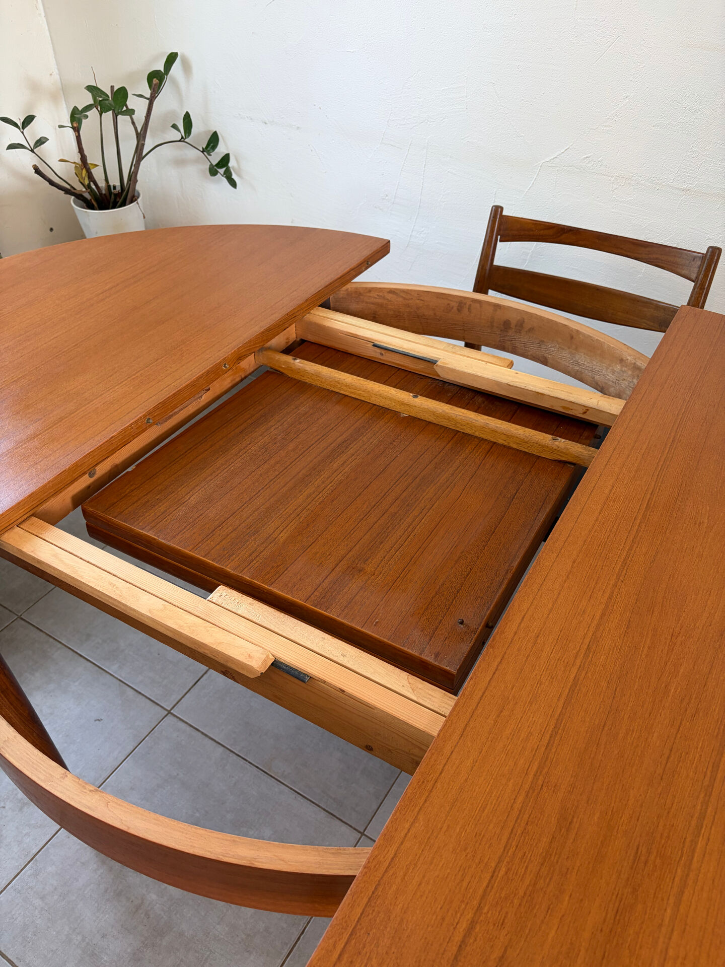 Table ronde scandinave extensible en teck