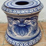 Nevers earthenware pedestal, Montagnon, floral decoration, late 19th century, 31 cm