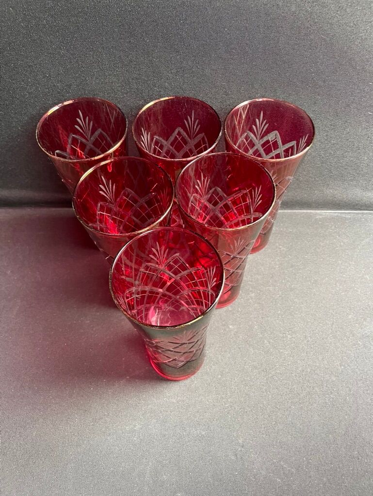 6 red glasses cut in orangeade – mid-twentieth