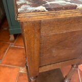 Table de chevet dessus en marble rose