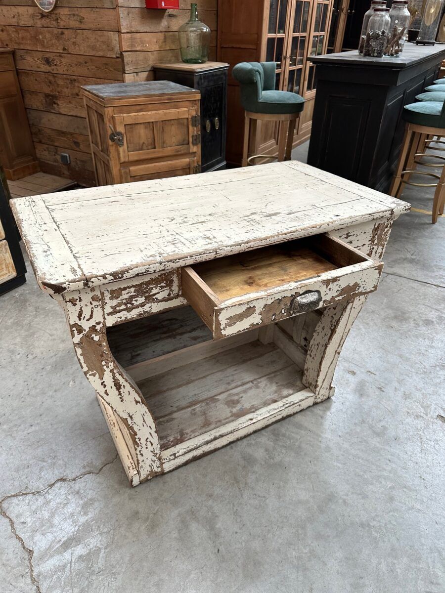 Patinated counter from the 19th century