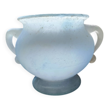 Ancien vase en verre opalin blanc épais – 17 cm – 2 anses