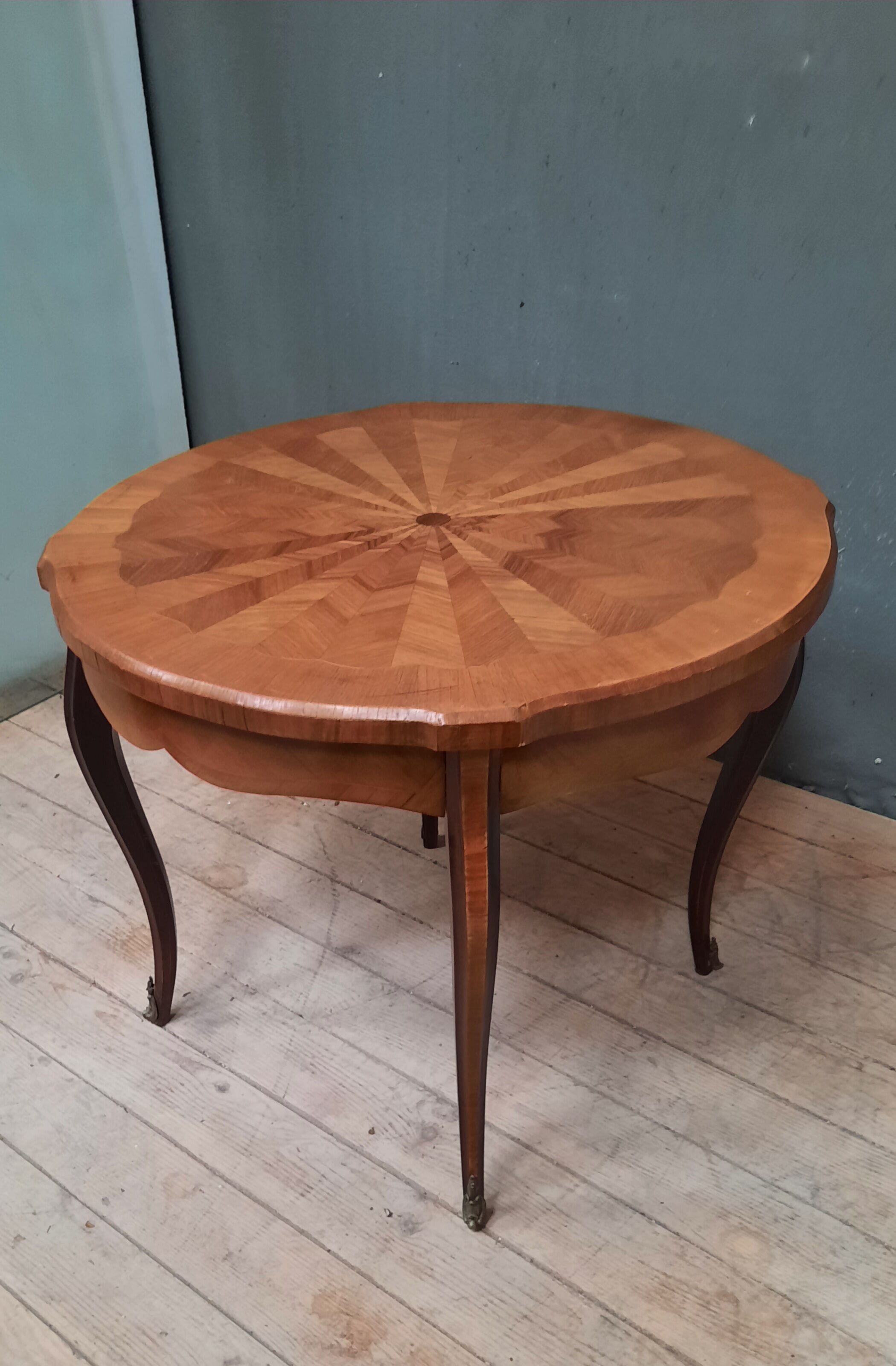 Coffee table in marquetry