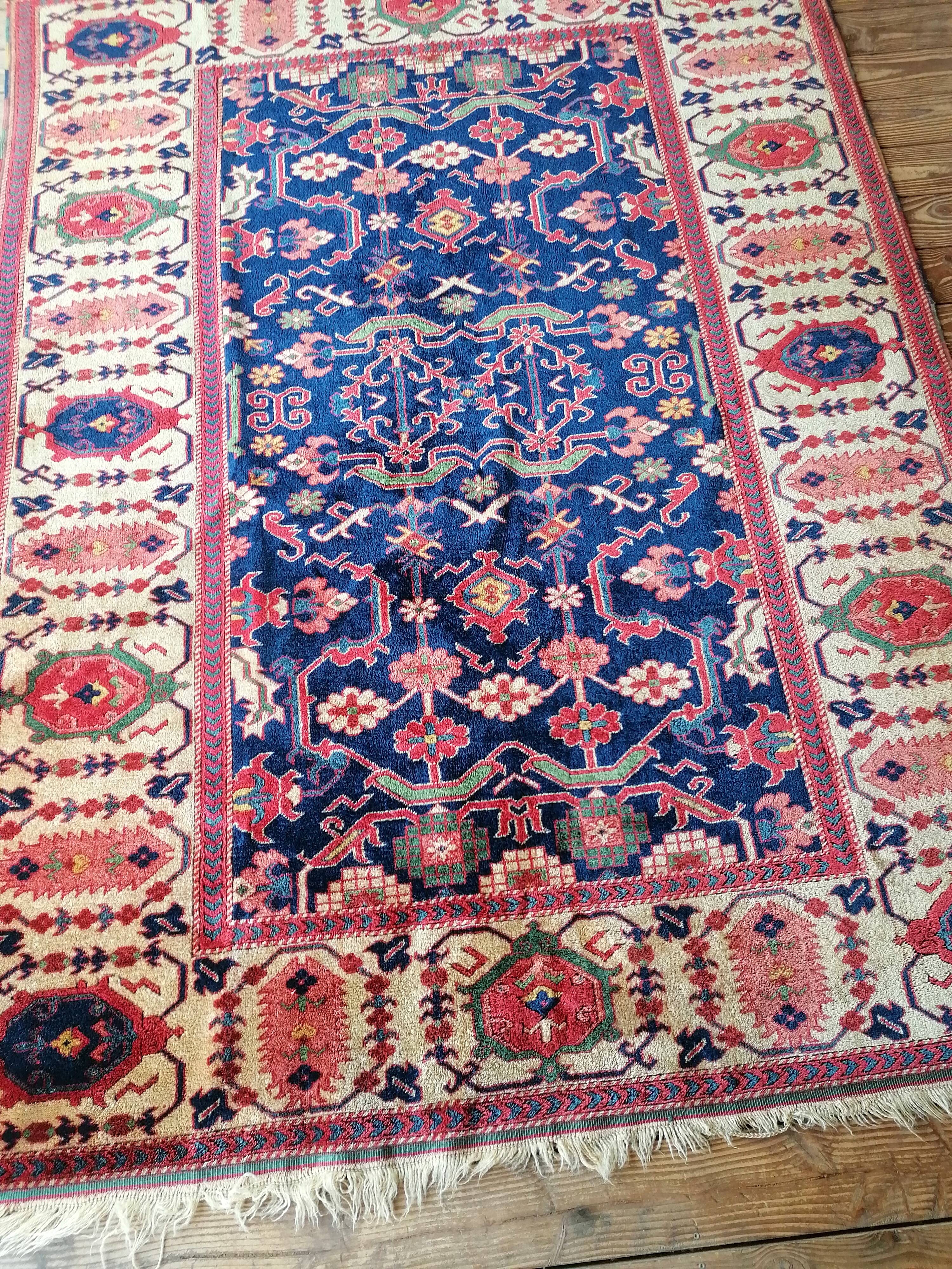 Antique Persian Heriz Afshar rug 200 x 276 cm
