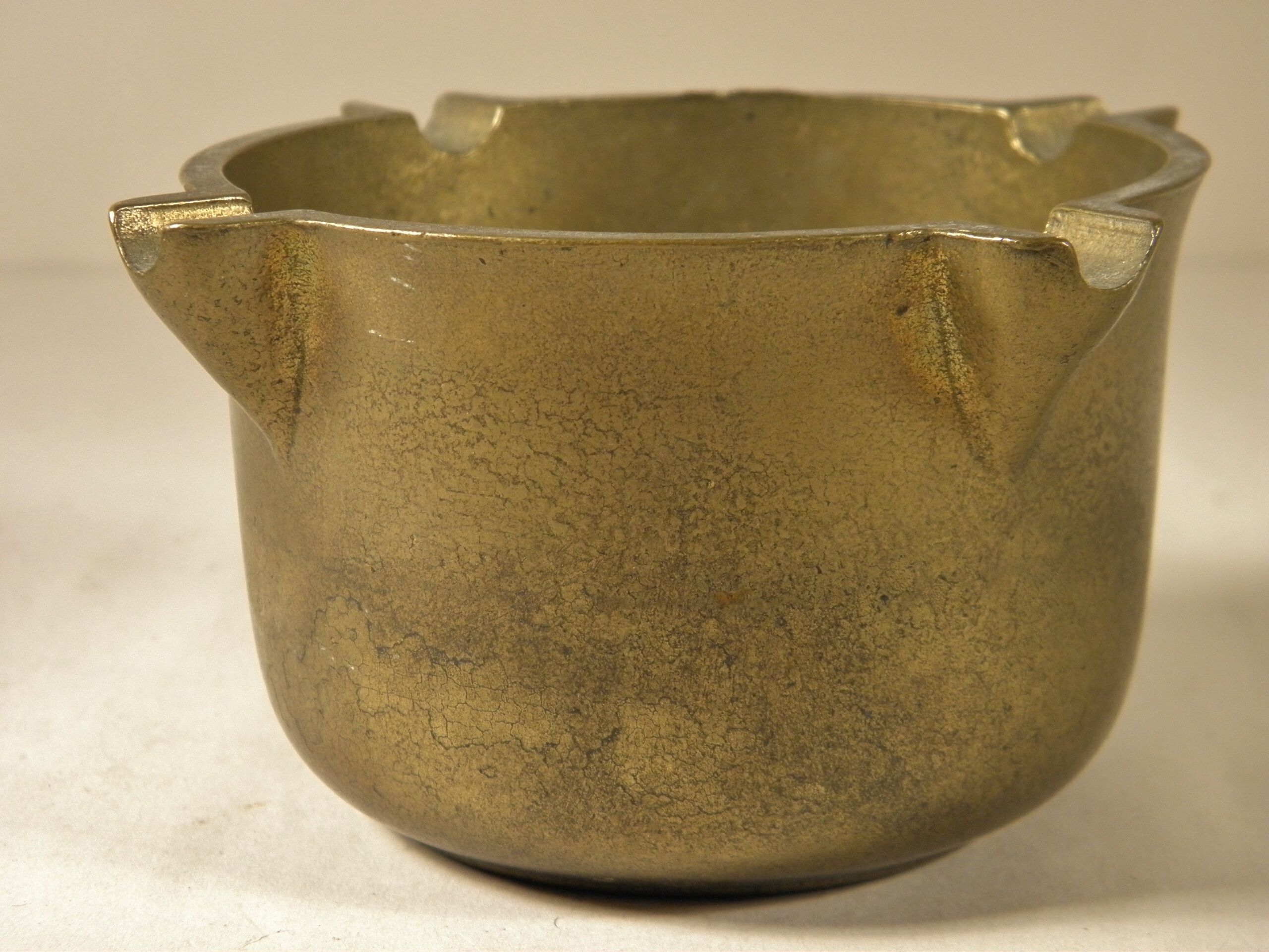 Brass "mortar" ashtray 70s
