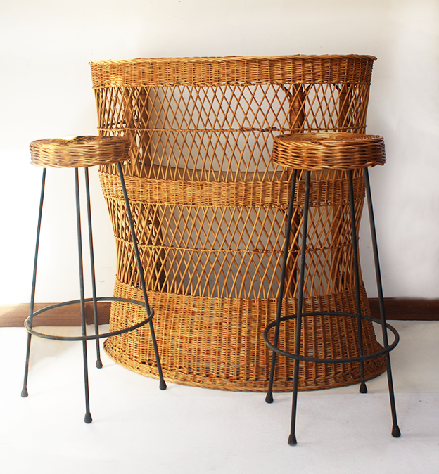 Rattan bar and 2 metal foot stools
