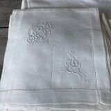 Nappe et 12 serviettes brodées et monogrammées