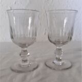 2 old glasses tulip