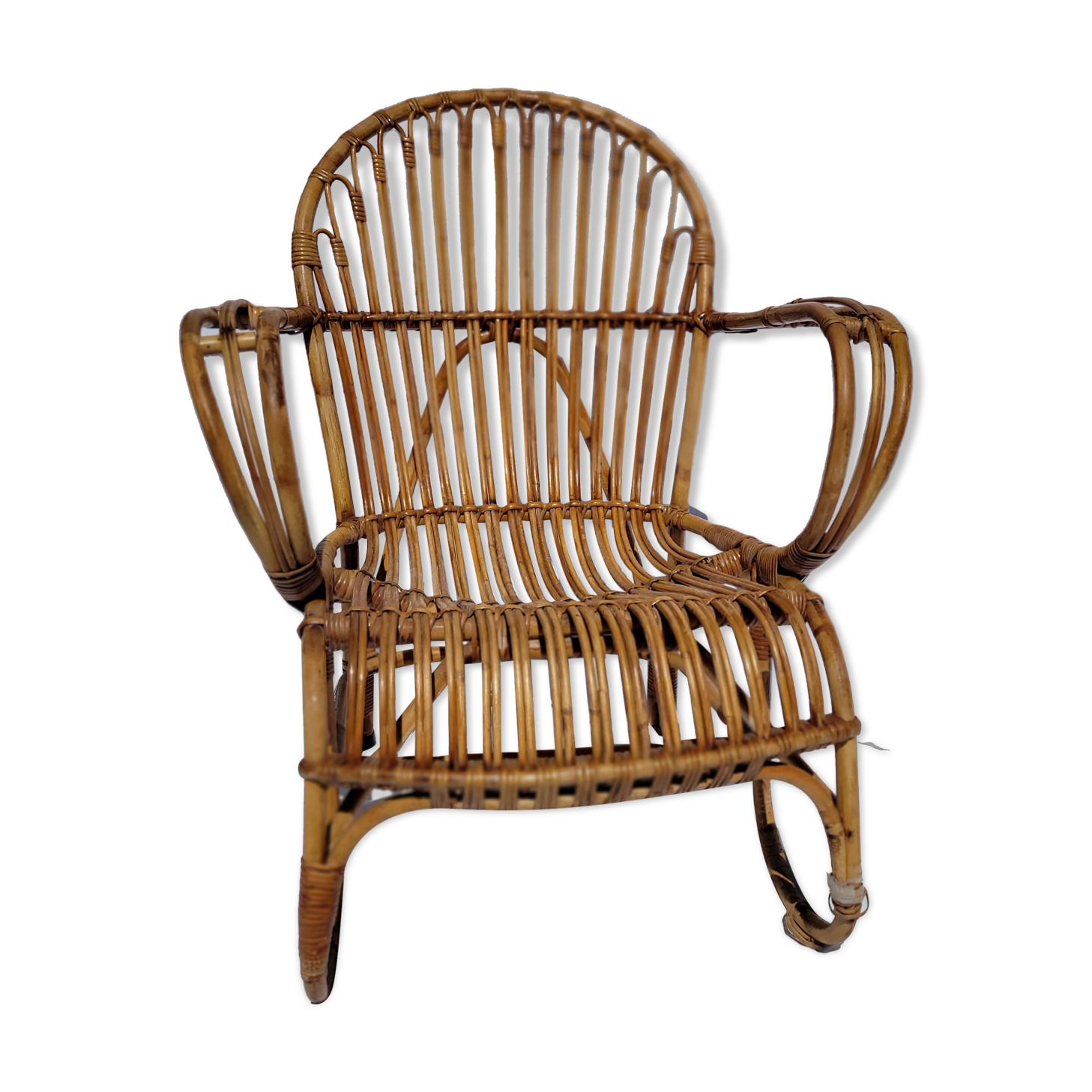 Adult rattan armchair TBE