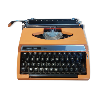 Seiko's Silver Reed 100 Typewriter