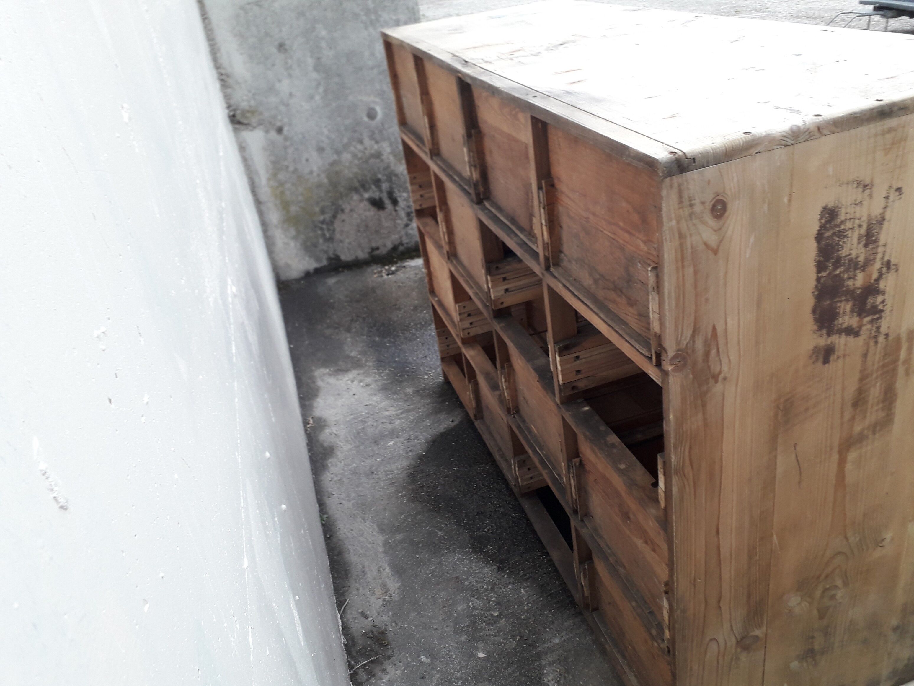 Trade cabinet with drawers