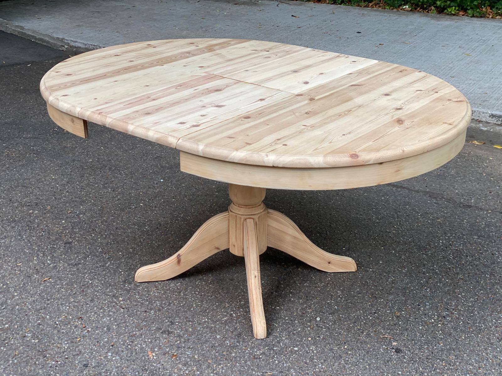Table à manger scandinave ronde extensible rénovée en bois brut pied centra